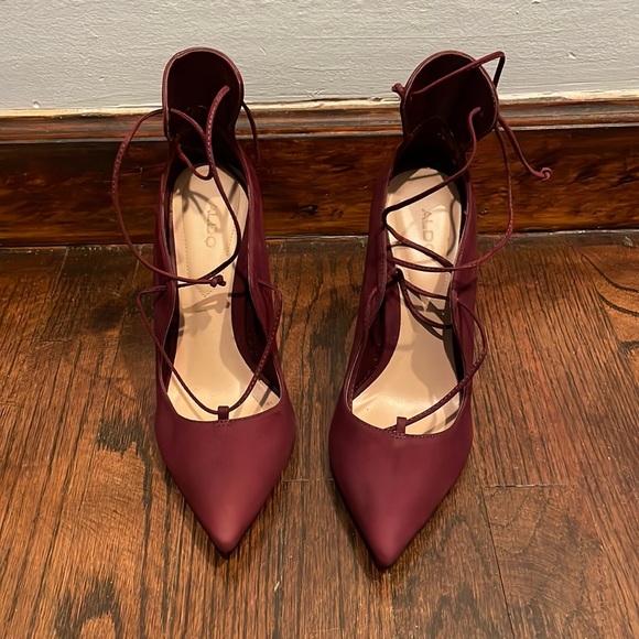 Burgundy suede Stilettos - Picture 2 of 7